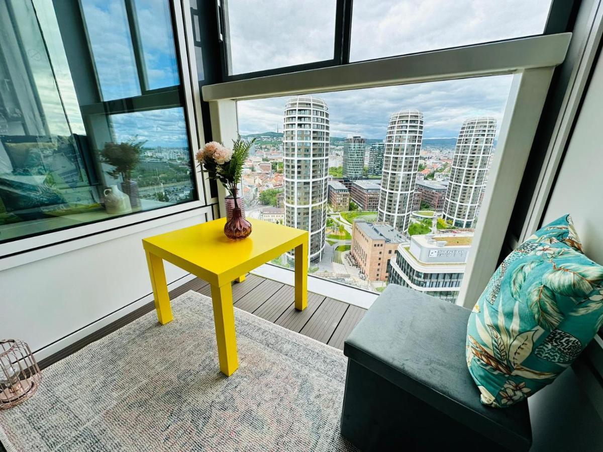Apartments In Panorama City On 25Th Floor - Amazing View Close To Old Town Μπρατισλάβα Εξωτερικό φωτογραφία